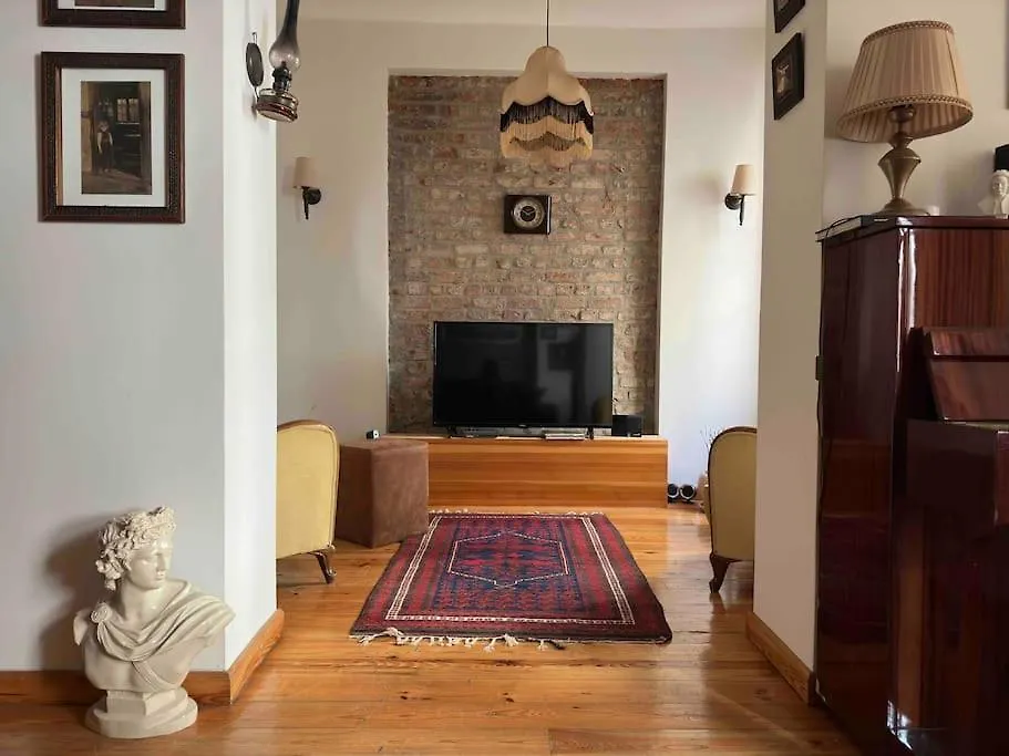 2Br, 2Ba, 2Nd Floor Of Historical Building, Galata Apartamento Istambul