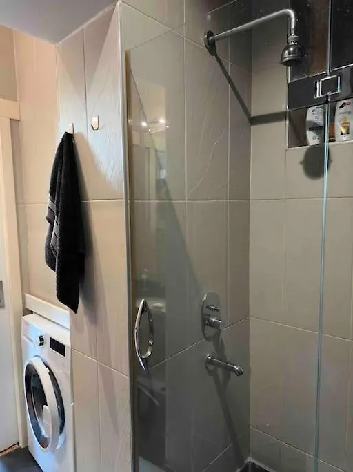 2Br, 2Ba, 2Nd Floor Of Historical Building, Galata Appartement Istanboel